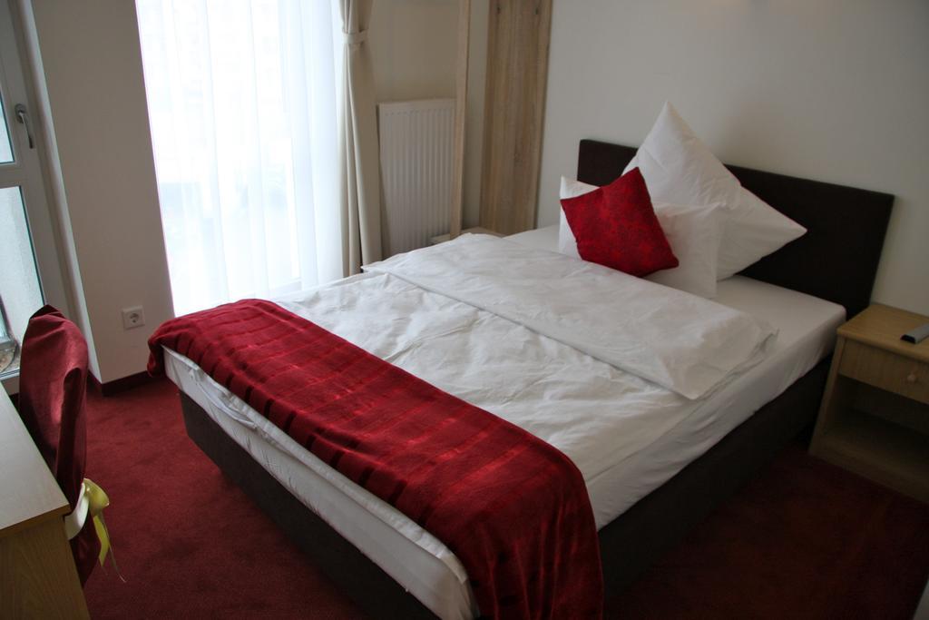 Hotel Gemini Дюссельдорф Номер фото